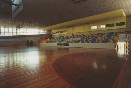 Wnętrze hali widowiskowo-sportowej przy ul. Kusocińskiego 2